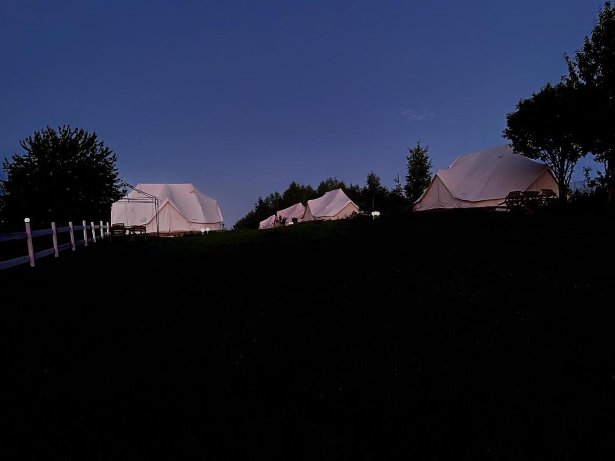 Glamping Nad Jeziorem Hotel Nowe Guty Ngoại thất bức ảnh