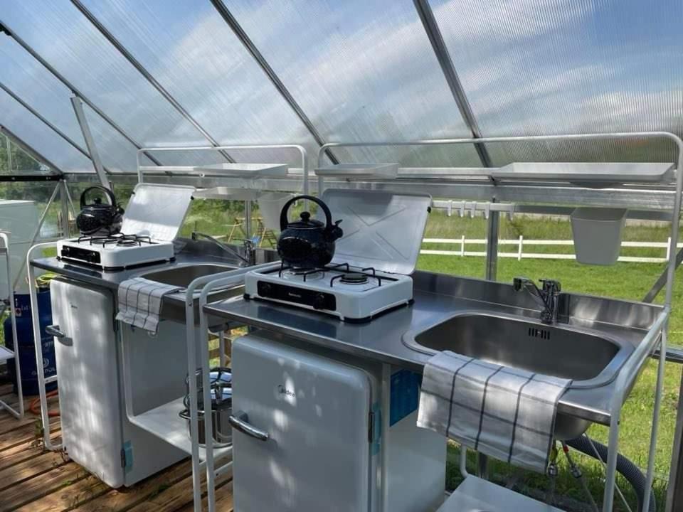 Glamping Nad Jeziorem Hotel Nowe Guty Ngoại thất bức ảnh