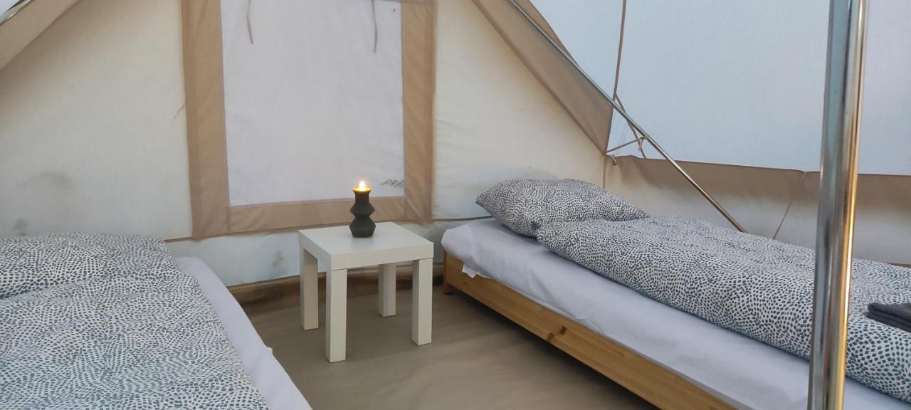Glamping Nad Jeziorem Hotel Nowe Guty Ngoại thất bức ảnh