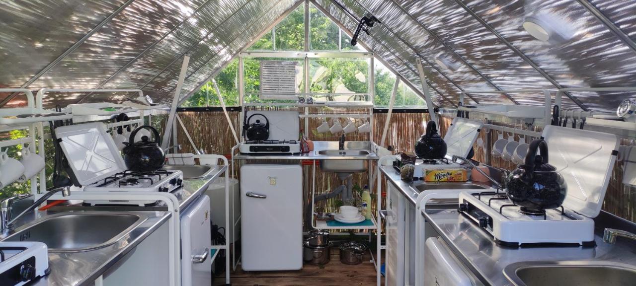 Glamping Nad Jeziorem Hotel Nowe Guty Ngoại thất bức ảnh