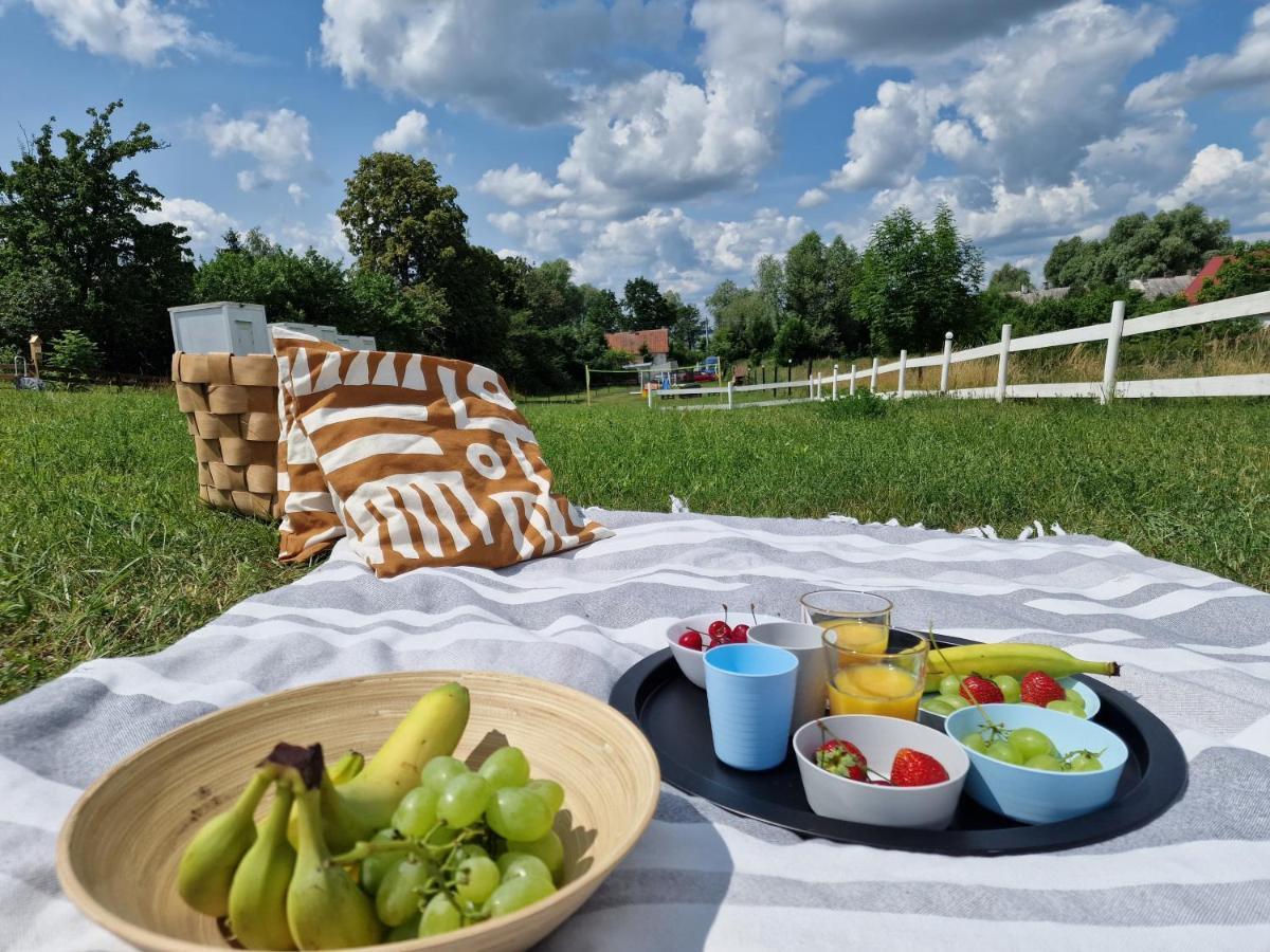 Glamping Nad Jeziorem Hotel Nowe Guty Ngoại thất bức ảnh
