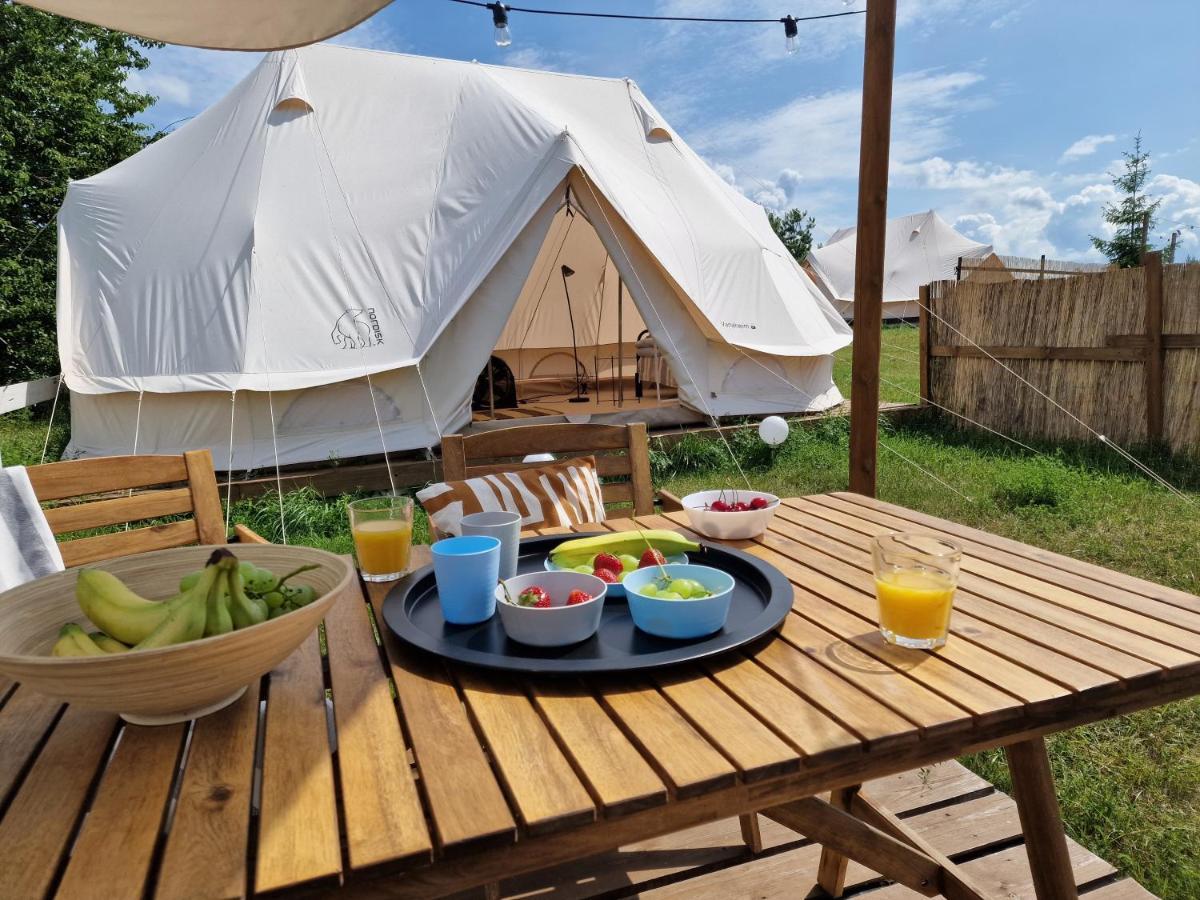 Glamping Nad Jeziorem Hotel Nowe Guty Ngoại thất bức ảnh
