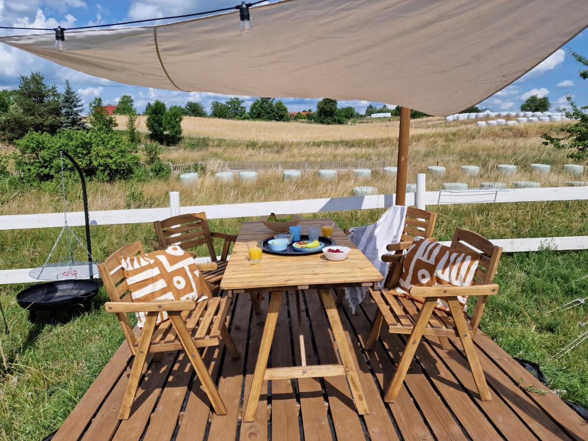 Glamping Nad Jeziorem Hotel Nowe Guty Ngoại thất bức ảnh