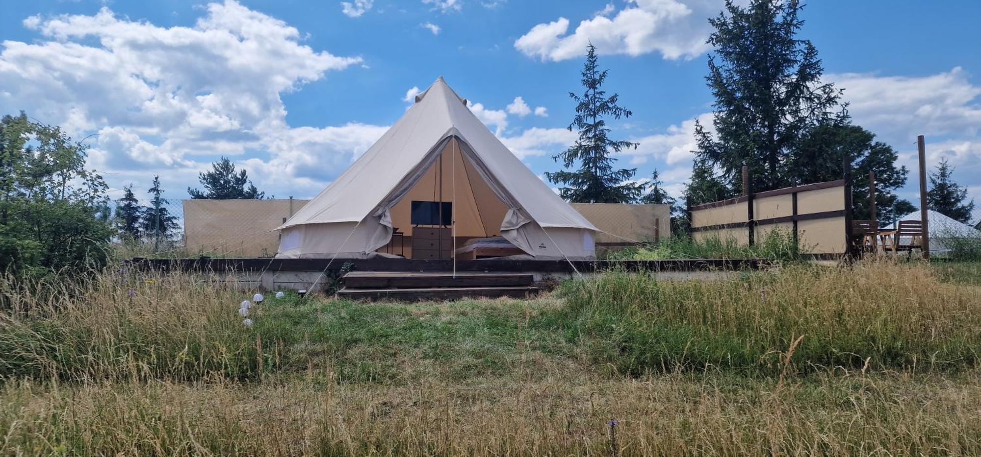 Glamping Nad Jeziorem Hotel Nowe Guty Ngoại thất bức ảnh