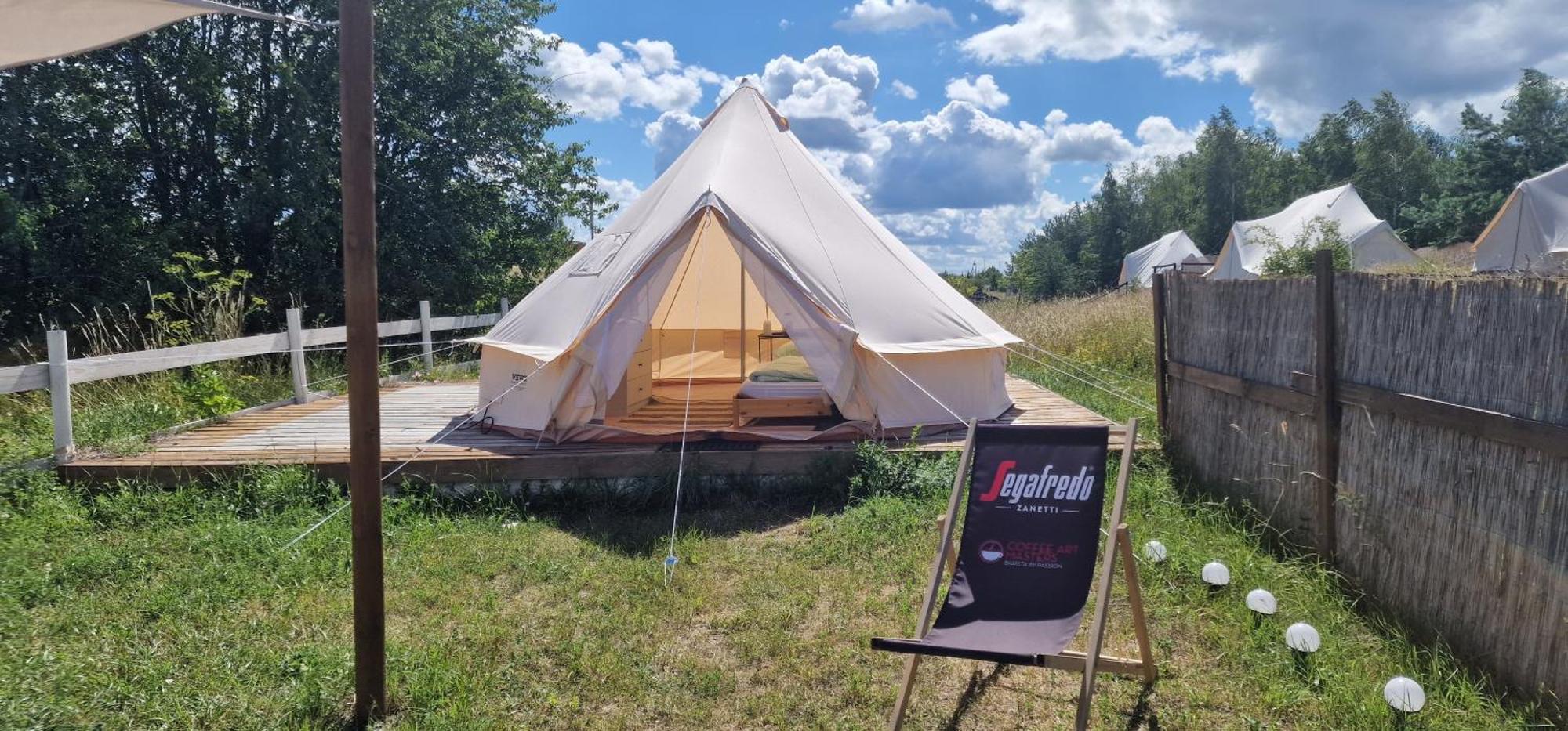 Glamping Nad Jeziorem Hotel Nowe Guty Ngoại thất bức ảnh